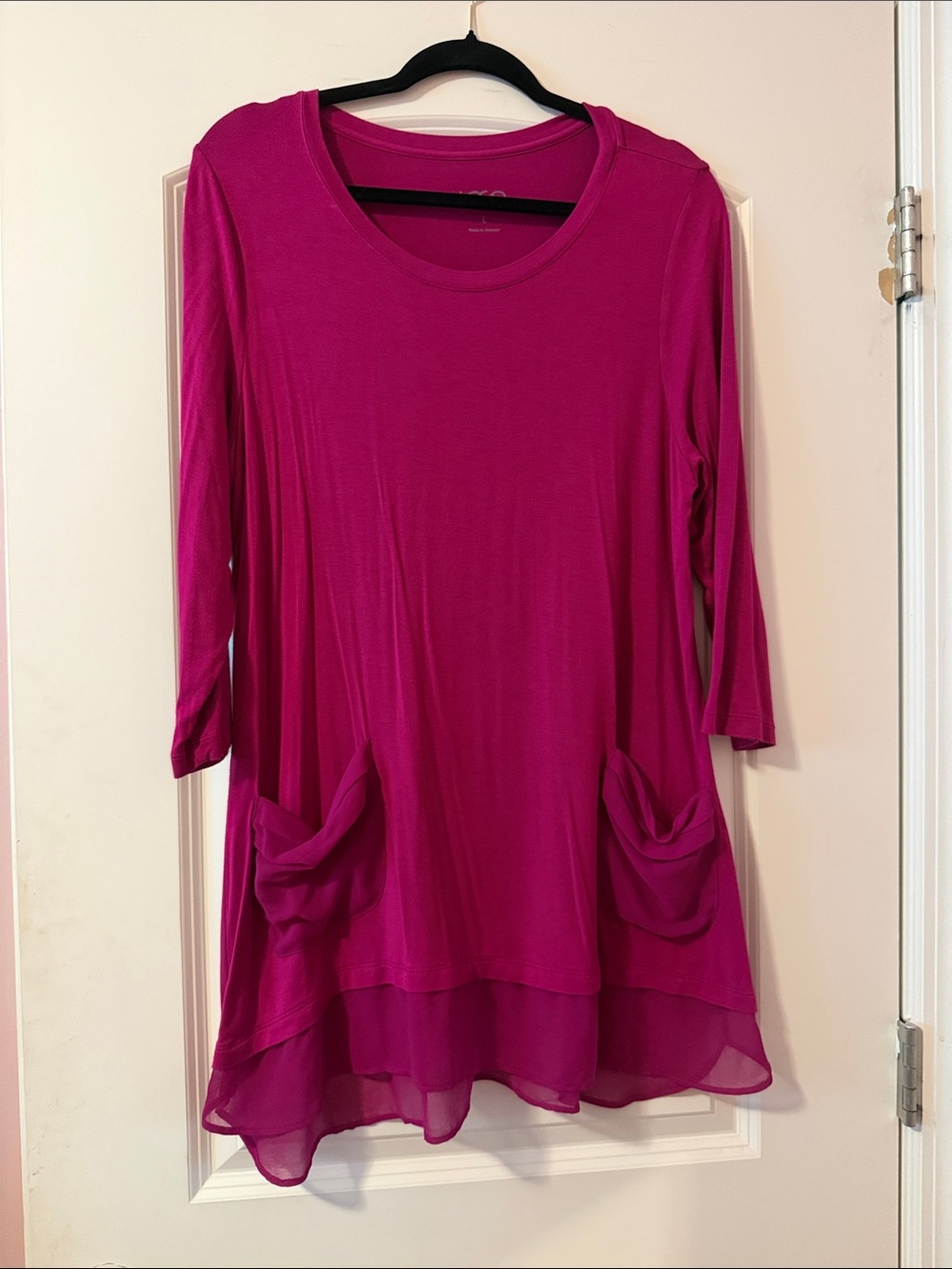 LOGO by Lori Goldstein Magenta SZ L Scoop Neck Tunic with sheer Pockets & Ruffle